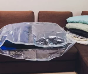 How to avoid ruining clothes stored for a long time in a vacuum storage bag